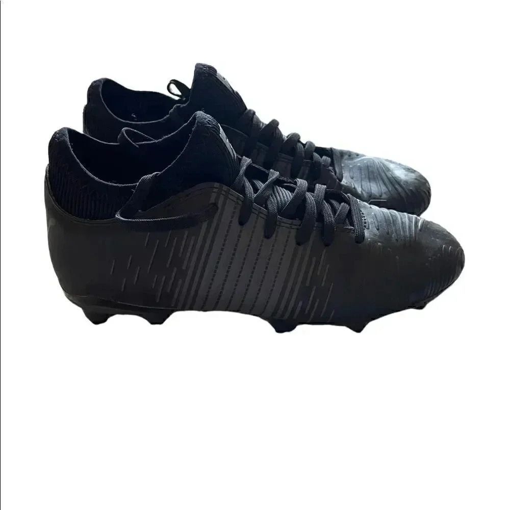 Puma Unisex Low Top Black  Soccer Cleats SZ 3